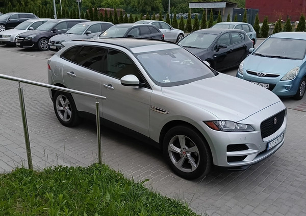 Jaguar F-Pace cena 116700 przebieg: 70000, rok produkcji 2017 z Chełm małe 154